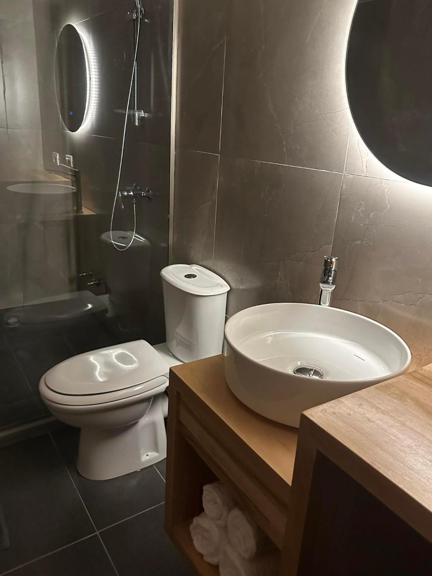 Valter & Drita'S Guesthouse Theth Ngoại thất bức ảnh